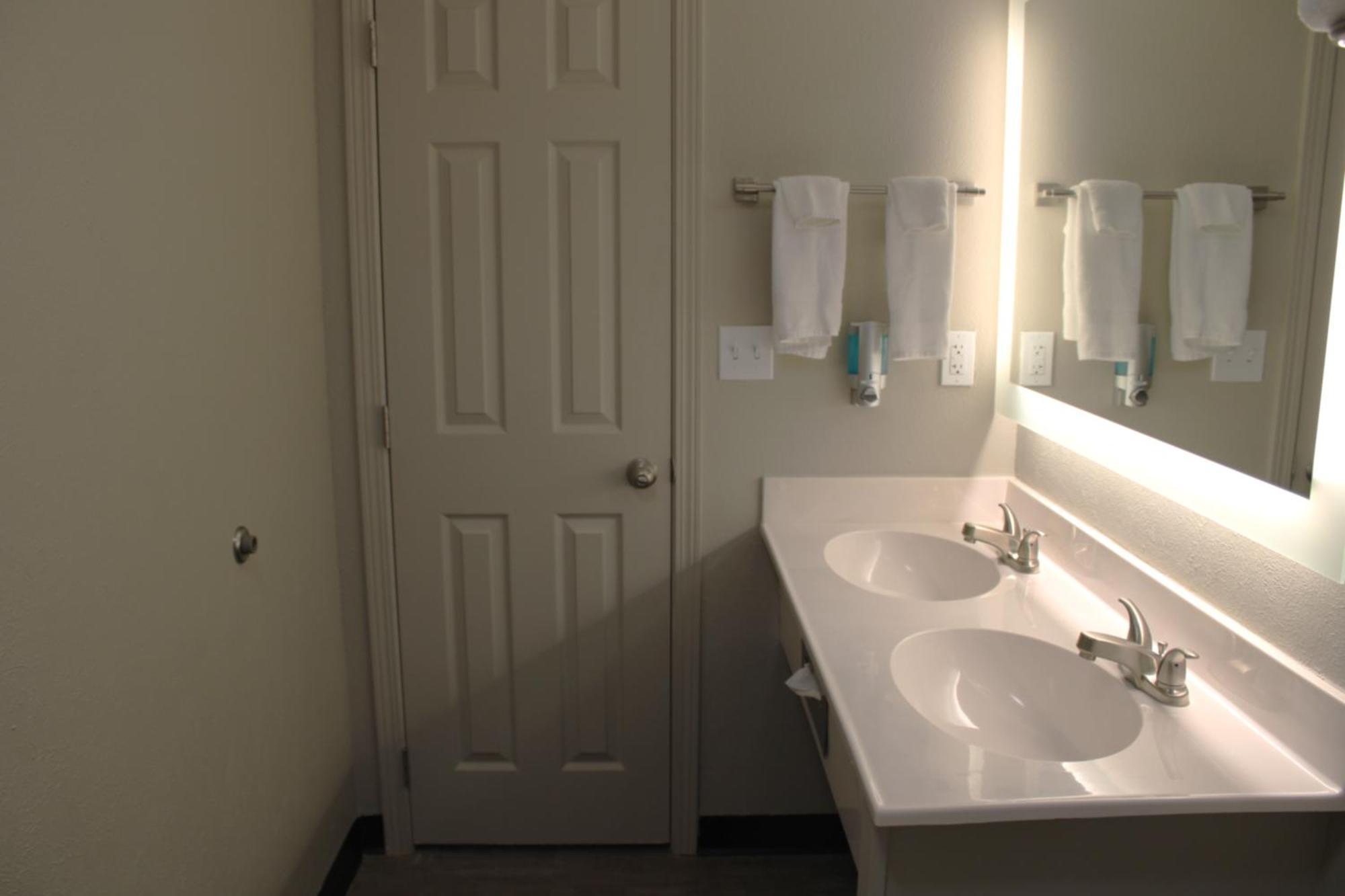 Boarders Inn And Suites By Cobblestone Lamar Missouri Buitenkant foto